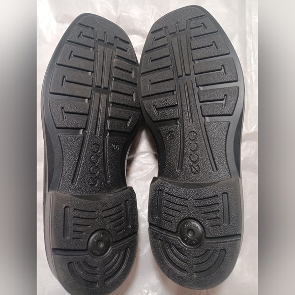 Ecco Black Leather Slip-On Loafers main image 9